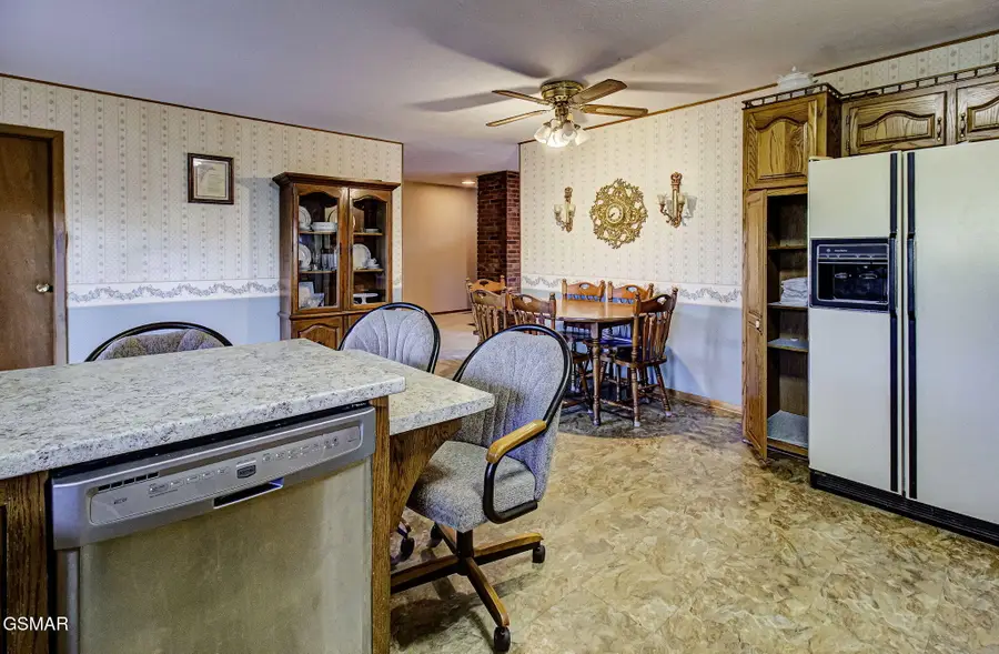 211 Riverview Circle, Sevierville, TN 37862 - Image #3