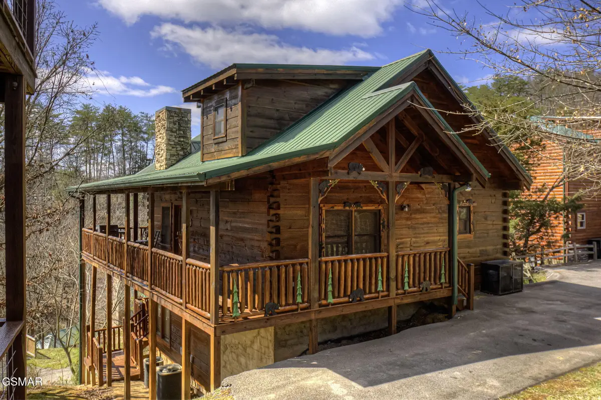 3223 White Falcon Way, Pigeon Forge, TN 37863 - Image #1