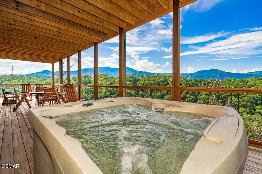 859 Sourwood Drive, Gatlinburg, TN 37738 - Image #2