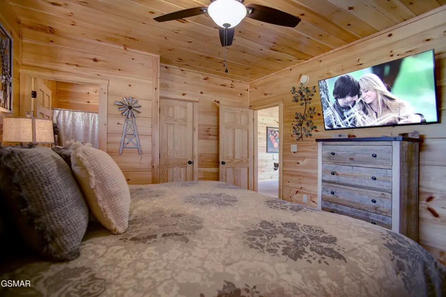 813 Wattle Blossom Way, Gatlinburg, TN 37738 - Image #3