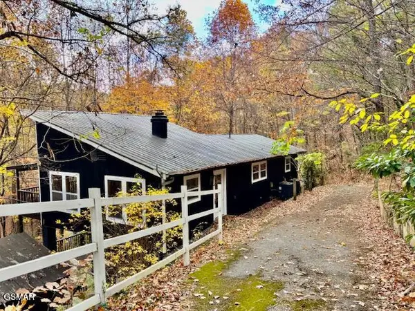 1137 Tanrac Trail, Gatlinburg, TN 37738