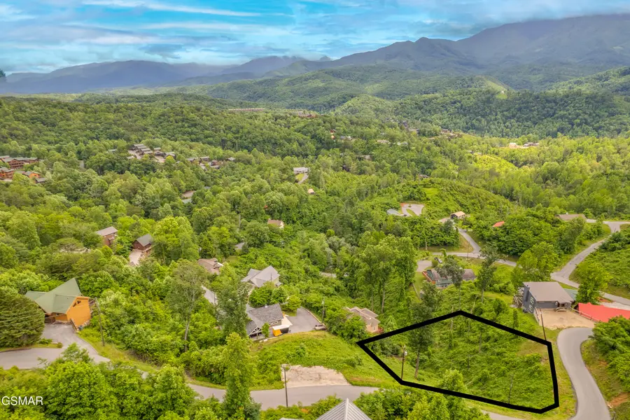 806 Beanstalk Court, Gatlinburg, TN 37738 - Image #2