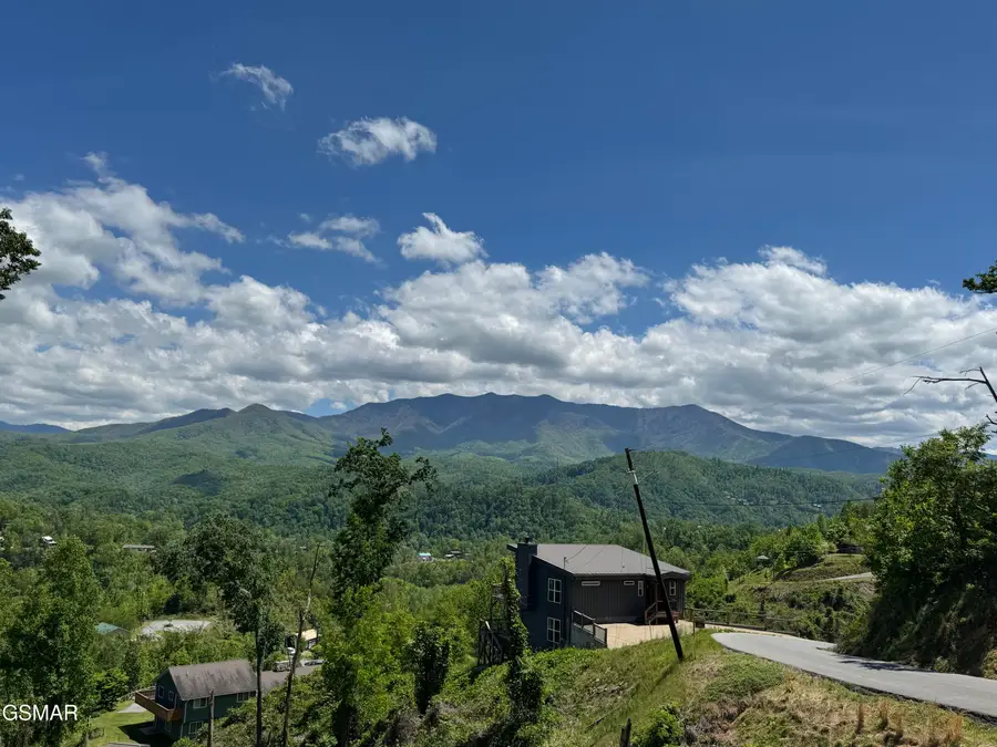 806 Beanstalk Court, Gatlinburg, TN 37738 - Image #3