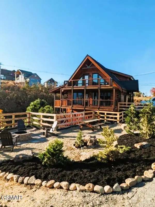710 Village Loop Road, Gatlinburg, TN 37738