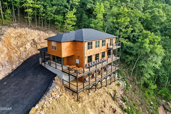 1990 Blackthorn Trail, Sevierville, TN 37876