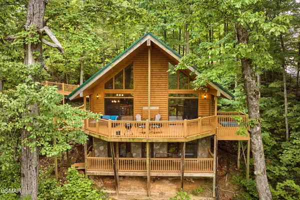 820 Pinnacle Vista Road, Gatlinburg, TN 37738