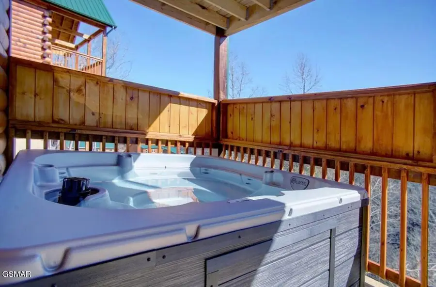 817 String Run Way, Pigeon Forge, TN 37863 - Image #2