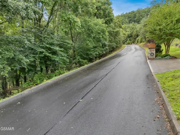 9097 Paradise View Drive, Mooresburg, TN 37811