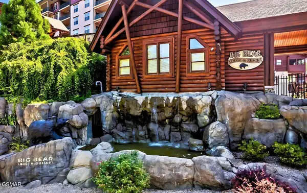 415 Big Bear Way, Pigeon Forge, TN 37863