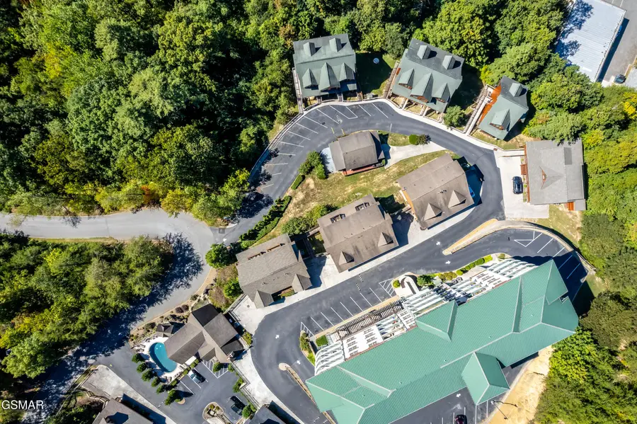 415 Big Bear Way, Pigeon Forge, TN 37863 - Image #3