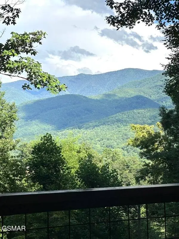 514 Deer Path Lane, Gatlinburg, TN 37738 - Image #3