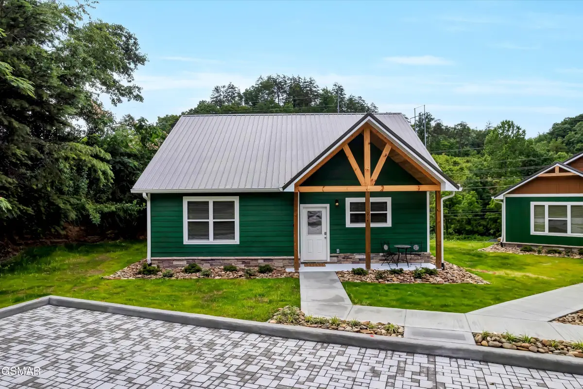 1014 Pinyon Circle, Pigeon Forge, TN 37863 - Image #1