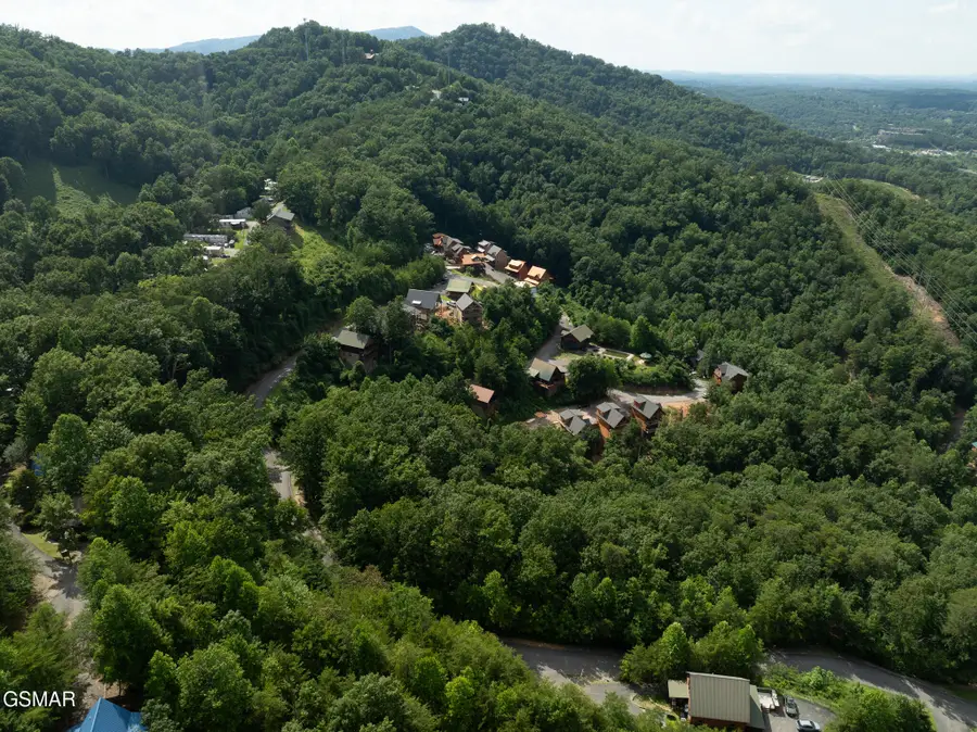 943 Pine Valley Way, Sevierville, TN 37862 - Image #2