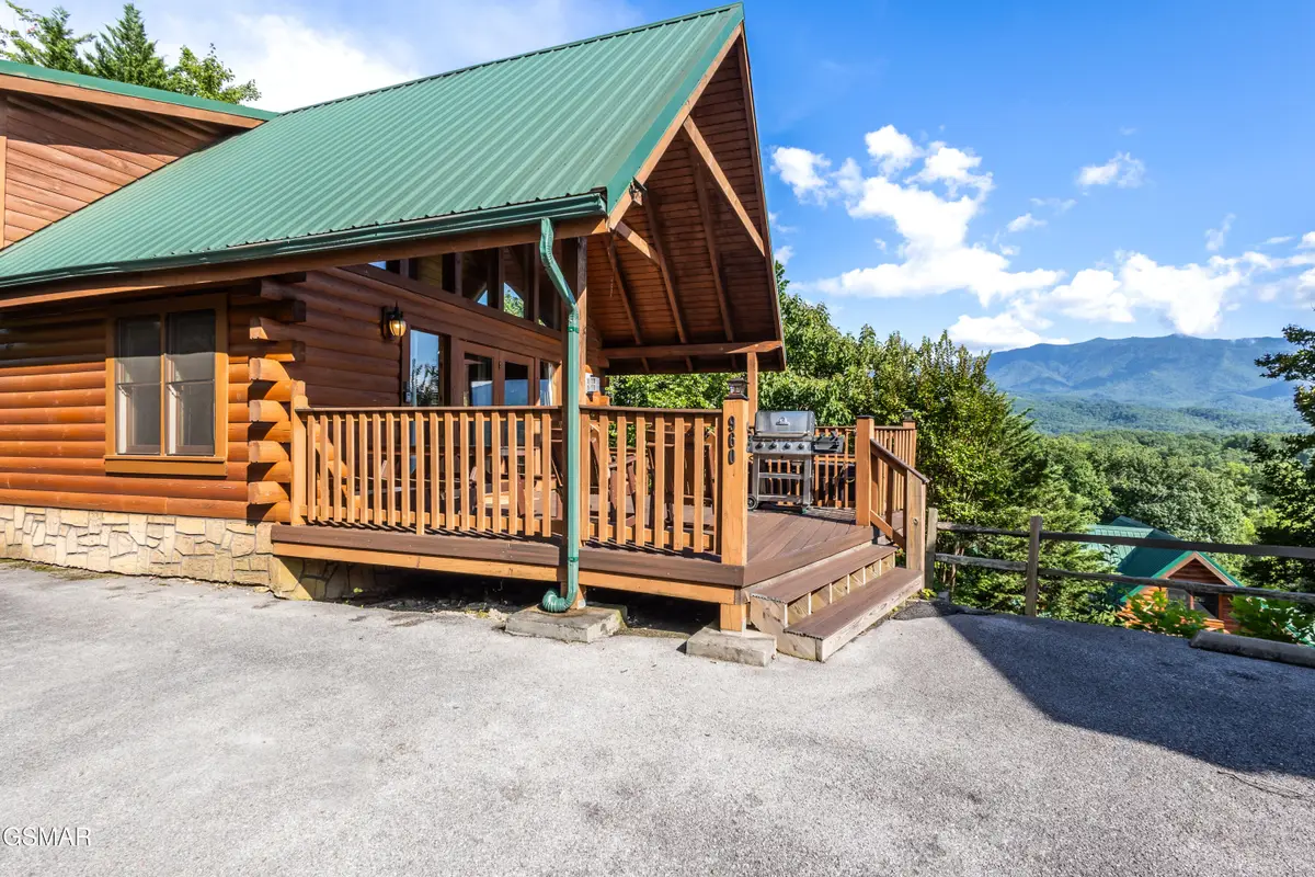 960 High Mountain Way, Gatlinburg, TN 37738 - Image #1