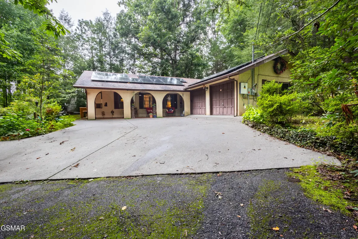 1633 Cardinal Drive, Gatlinburg, TN 37738 - Image #1