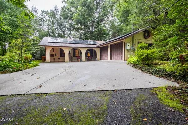 1633 Cardinal Drive, Gatlinburg, TN 37738