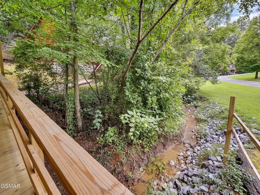 706 Falcons Nest Way, Pigeon Forge, TN 37863 - Image #2