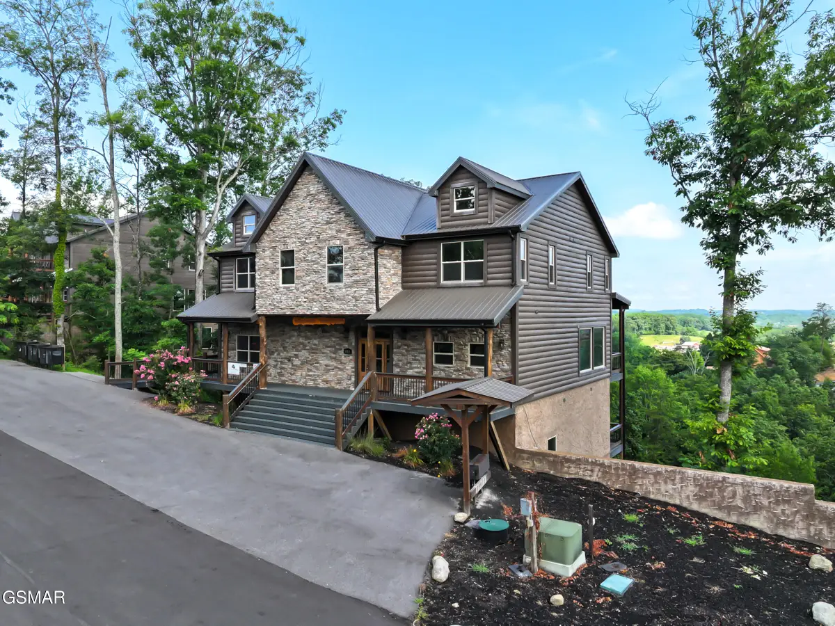 1114 Woodland Trek Lane, Sevierville, TN 37876 - #1