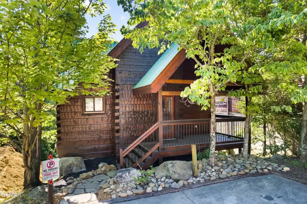 1266 Bear Cub Way, Gatlinburg, TN 37738