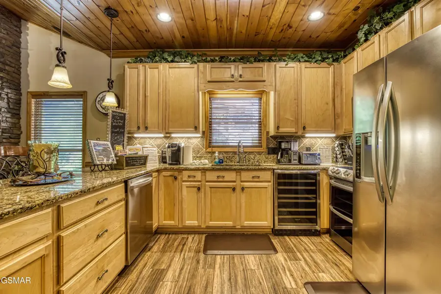 726 Plantation Drive, Pigeon Forge, TN 37863 - Image #3