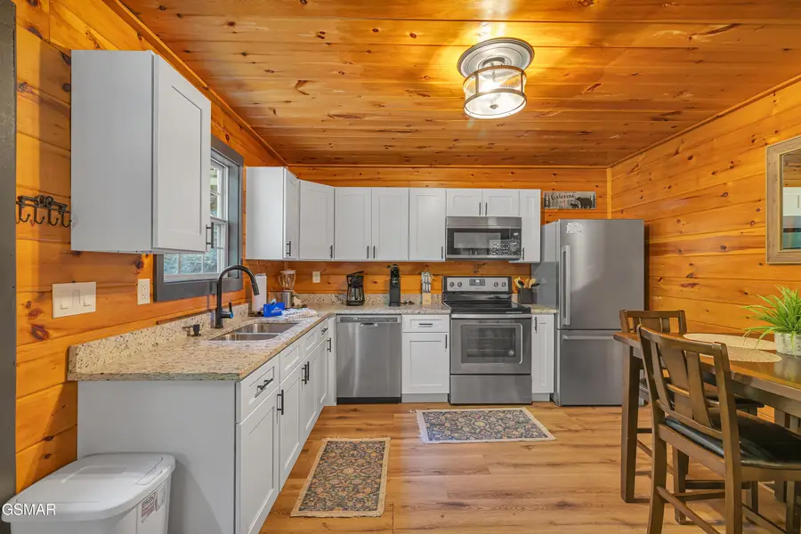 4151 Oak Ridge Street, Pigeon Forge, TN 37863 - Image #2