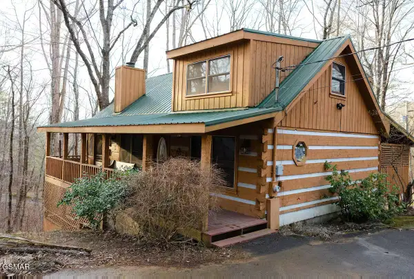 1655 S Mountain View Road, Sevierville, TN 37876