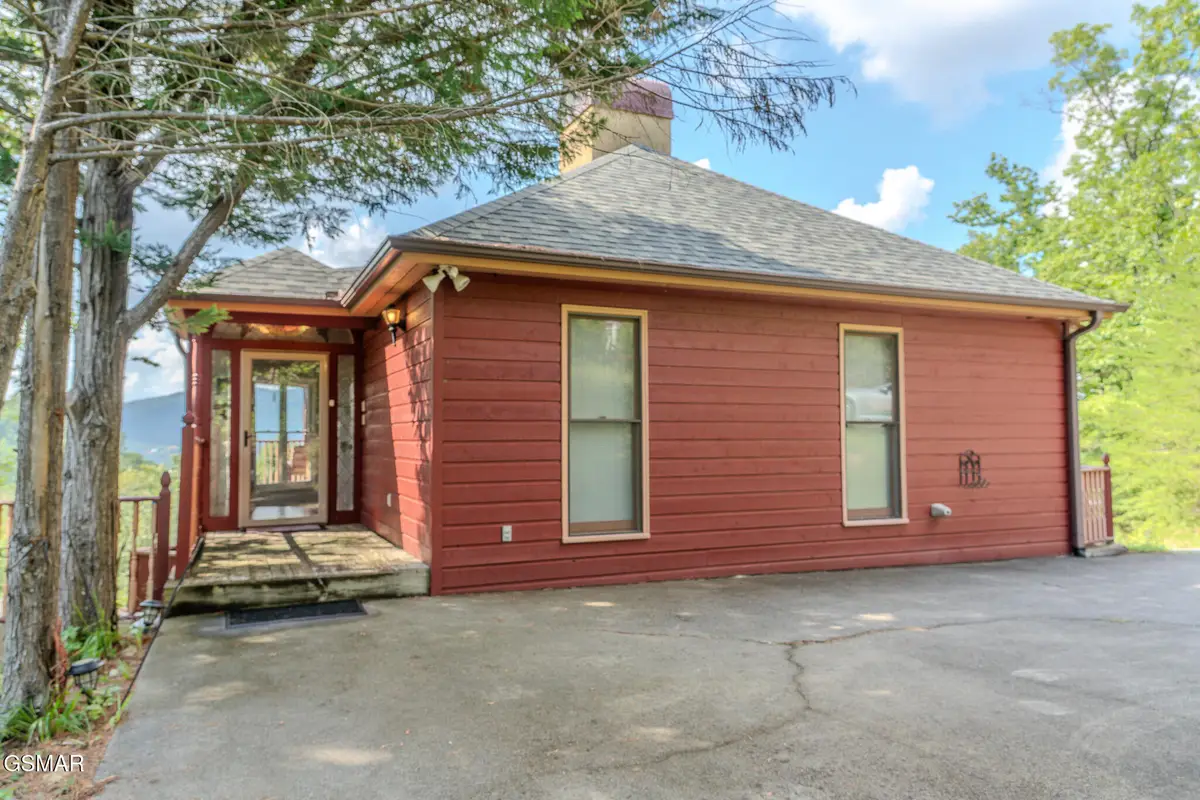 2250 Village Summit Drive, Sevierville, TN 37862 - #1