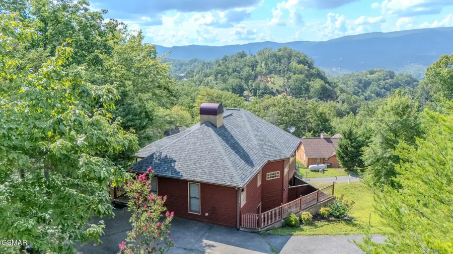 2250 Village Summit Drive, Sevierville, TN 37862 - #3