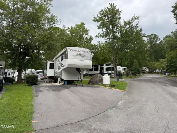 4229 E Parkway #53, Gatlinburg, TN 37738