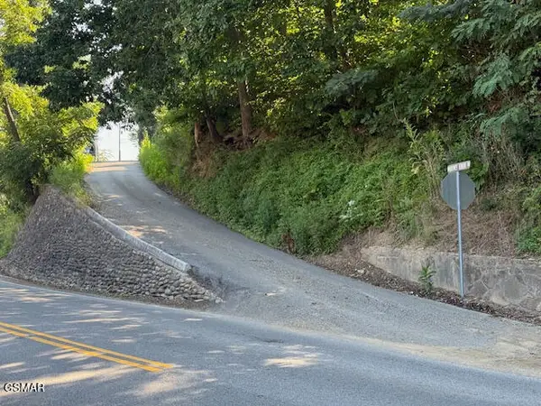 710 Cherokee Orchard Road, Gatlinburg, TN 37738