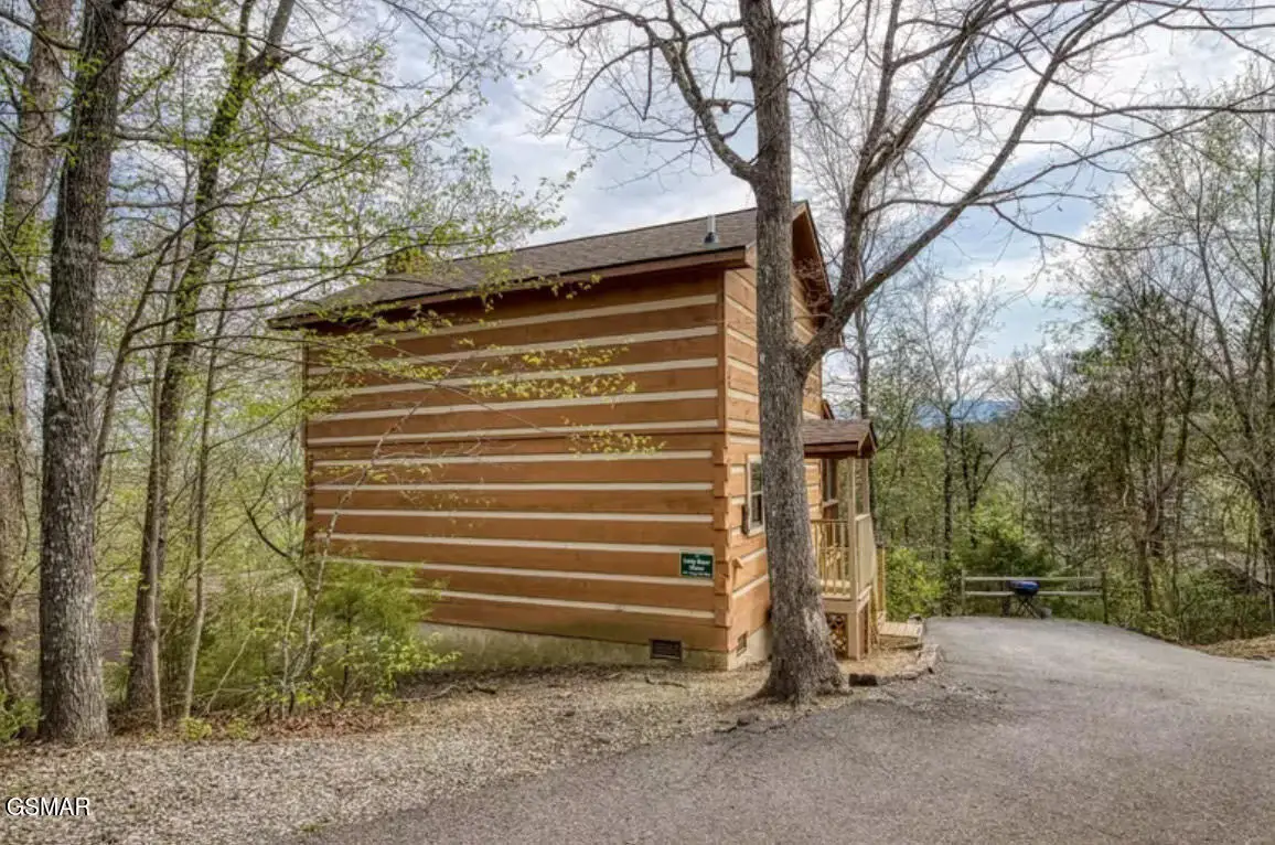 641 Kings Hills Boulevard, Pigeon Forge, TN 37863 - Image #1