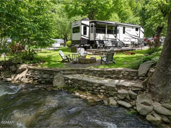 4229 E Parkway #282, Gatlinburg, TN 37738