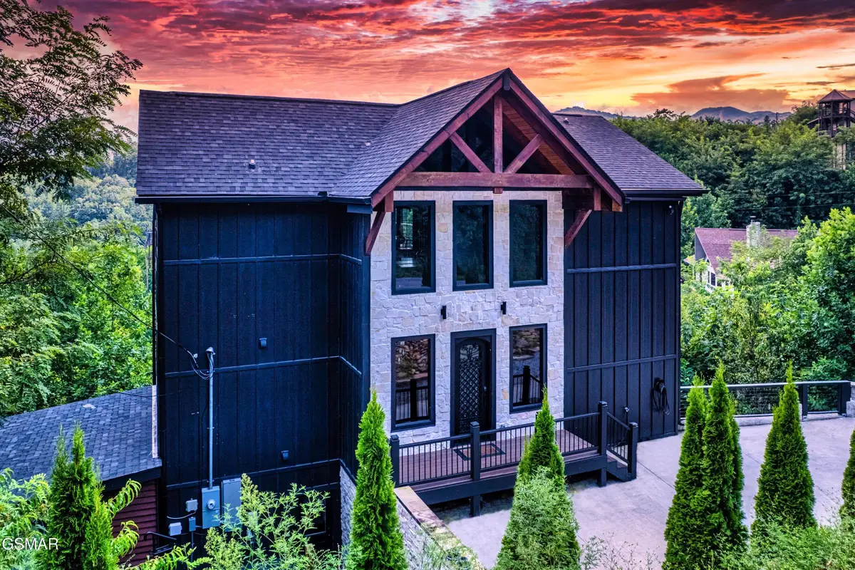 887 Sourwood Drive, Gatlinburg, TN 37738 - Image #1