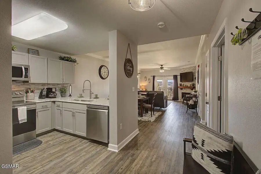 124 Plaza Drive #UNIT 1102, Pigeon Forge, TN 37863 - Image #2