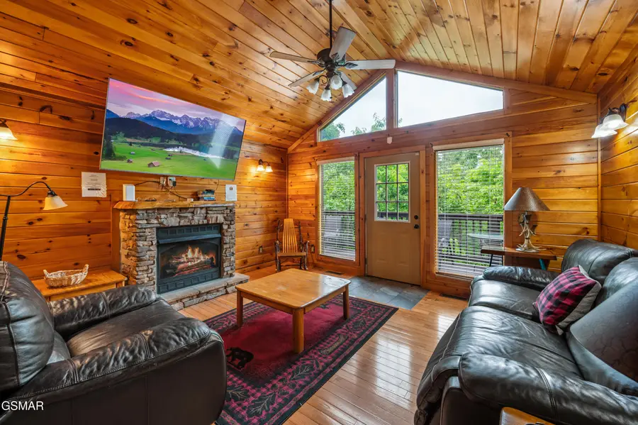 326 Village Way, Pigeon Forge, TN 37863 - Image #2