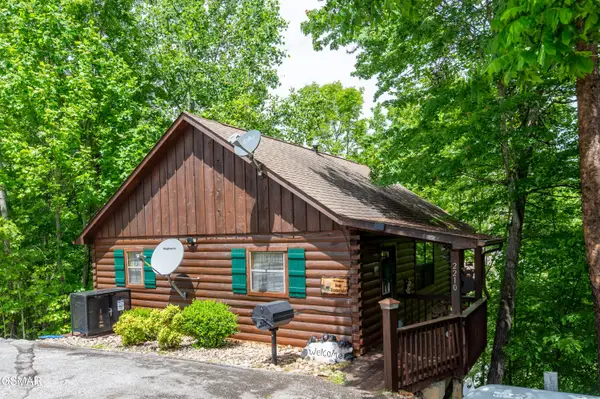 2210 Hawks Point Way, Sevierville, TN 37862