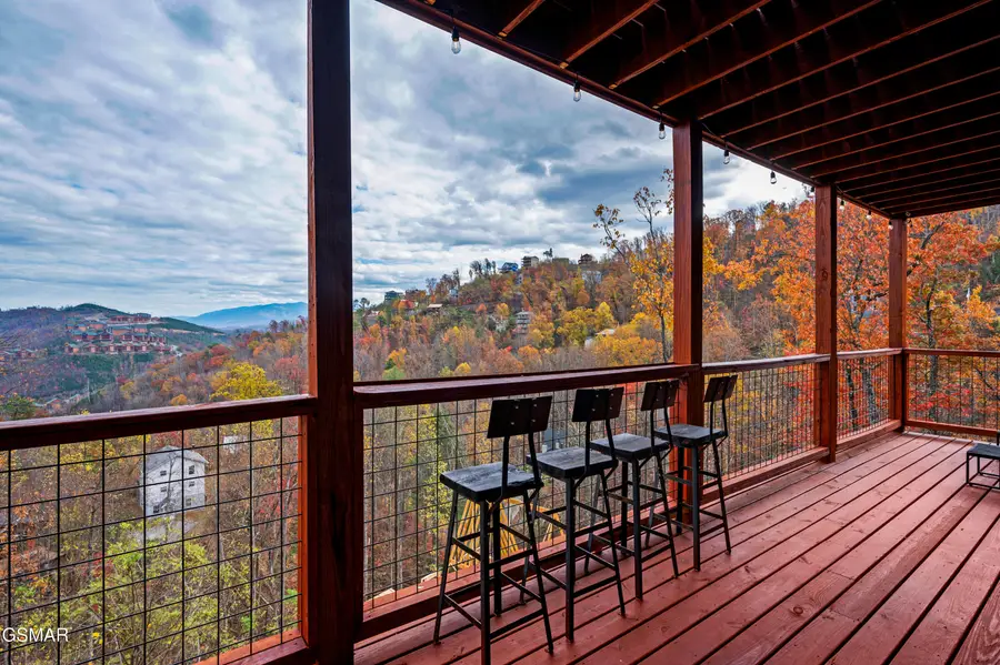 714 Pinecrest Drive, Gatlinburg, TN 37738 - Image #2