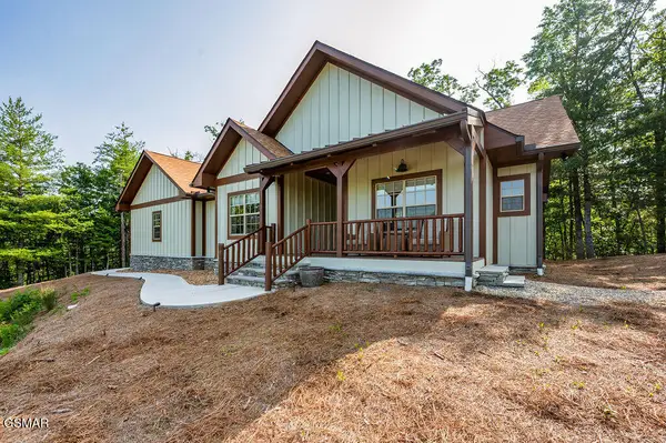 232 Black Powder Court, Walland, TN 37886