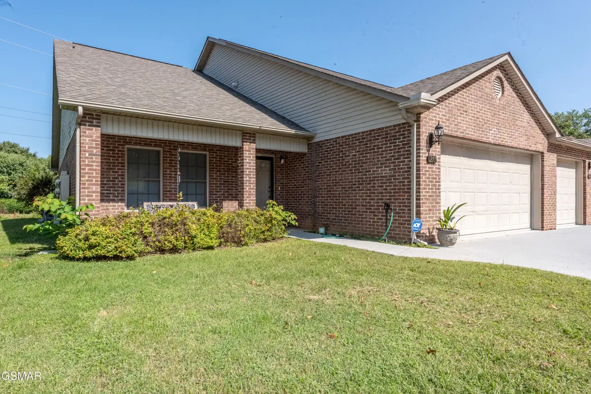 1218 Ernest Mcmahan Road, Sevierville, TN 37862 - Image #1