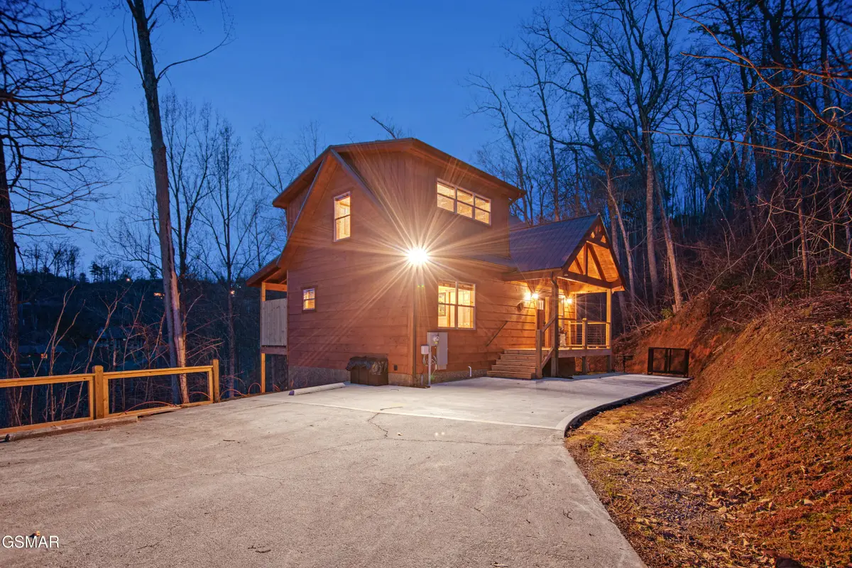 1150 E Kings Ridge Road, Gatlinburg, TN 37738 - Image #1