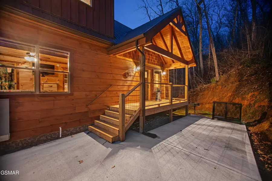1150 E Kings Ridge Road, Gatlinburg, TN 37738 - Image #2