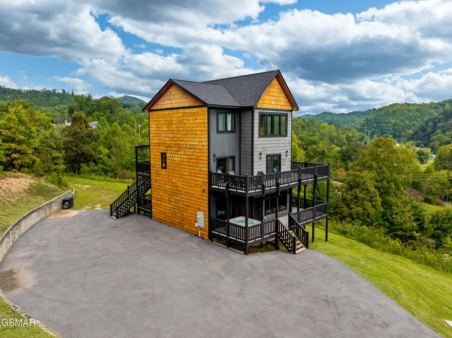 1279 Upper Middle Creek Road, Sevierville, TN 37876 - #2