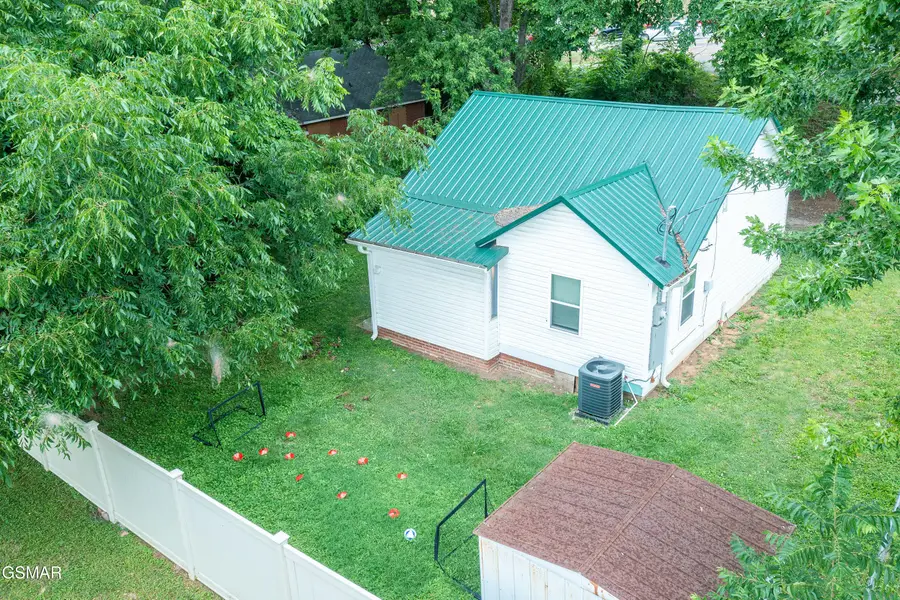 121 North Parkway, Sevierville, TN 37876 - Image #2