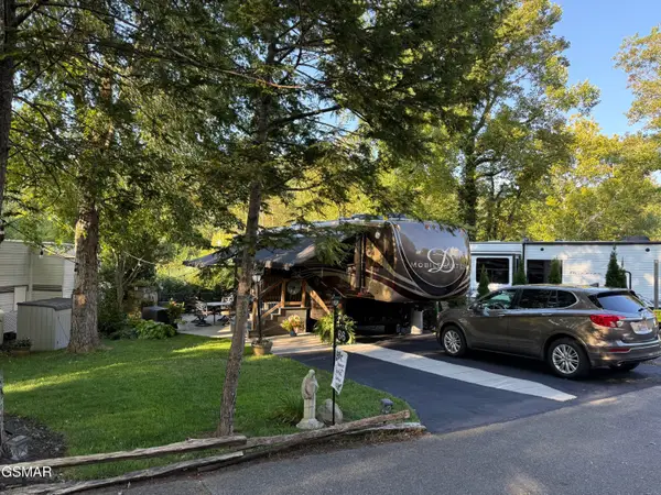 4229 E Parkway #66, Gatlinburg, TN 37738