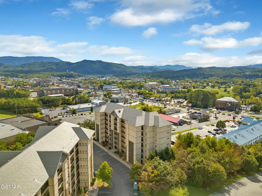 124 Plaza Drive #UNIT 1303, Pigeon Forge, TN 37863 - Image #2