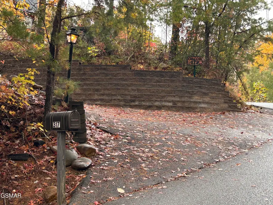 317 Matterhorn Drive, Gatlinburg, TN 37738 - Image #2