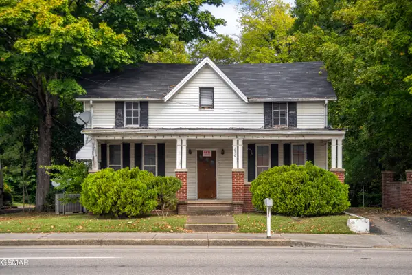 226 E Main Street, Sevierville, TN 37862