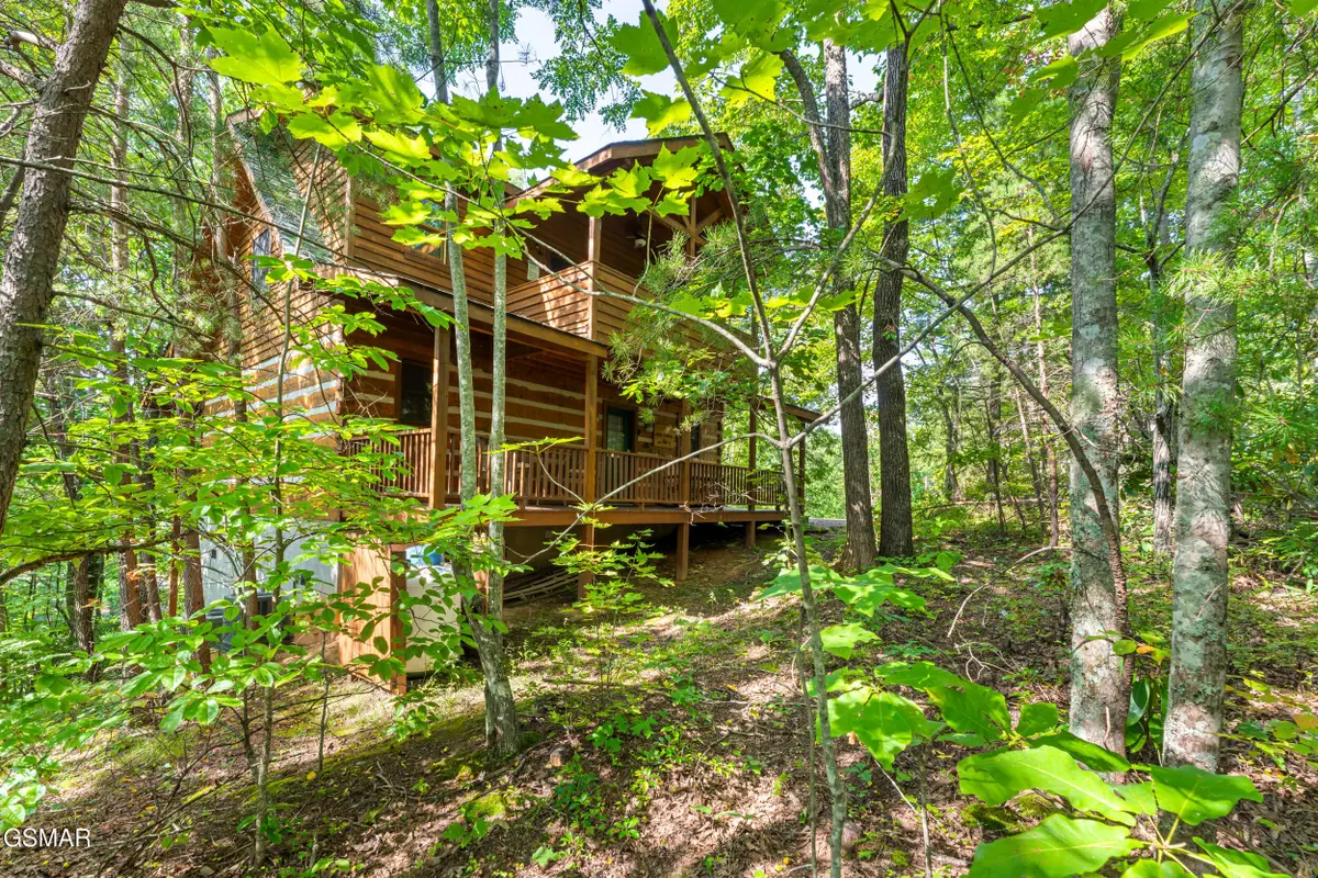 560 Thissa Way, Gatlinburg, TN 37738 - Image #1