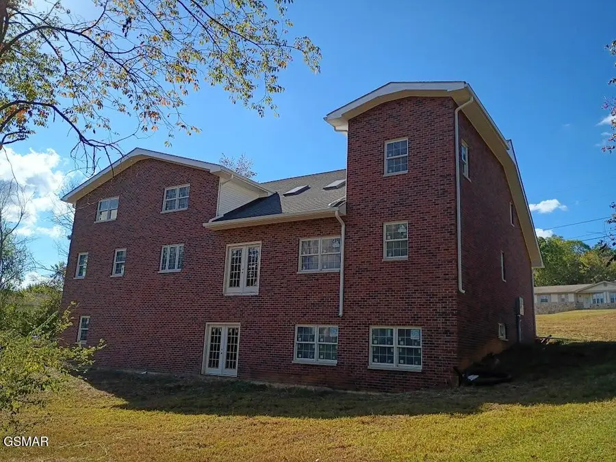 626 Briarwood Drive, Dandridge, TN 37725 - Image #3