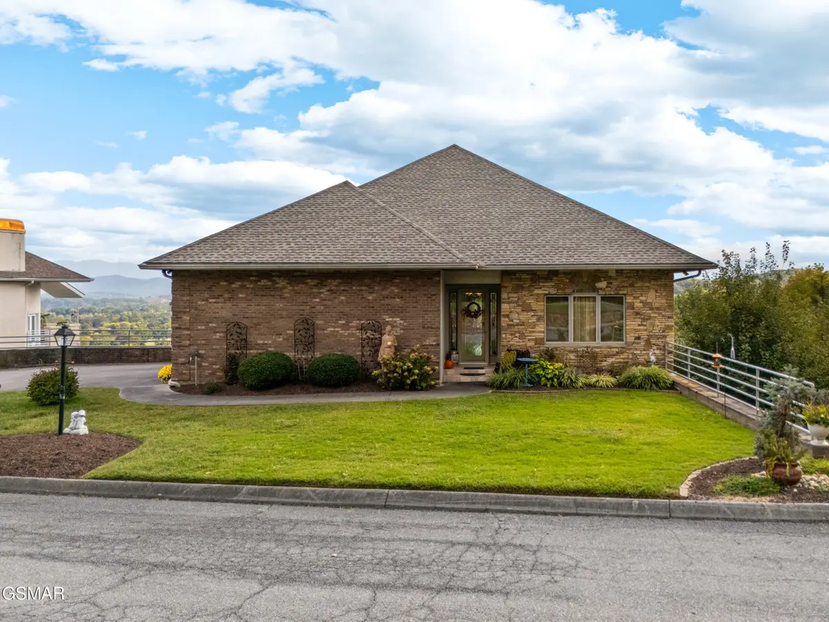 206 Timberlodge Lane, Sevierville, TN 37862 - Image #1